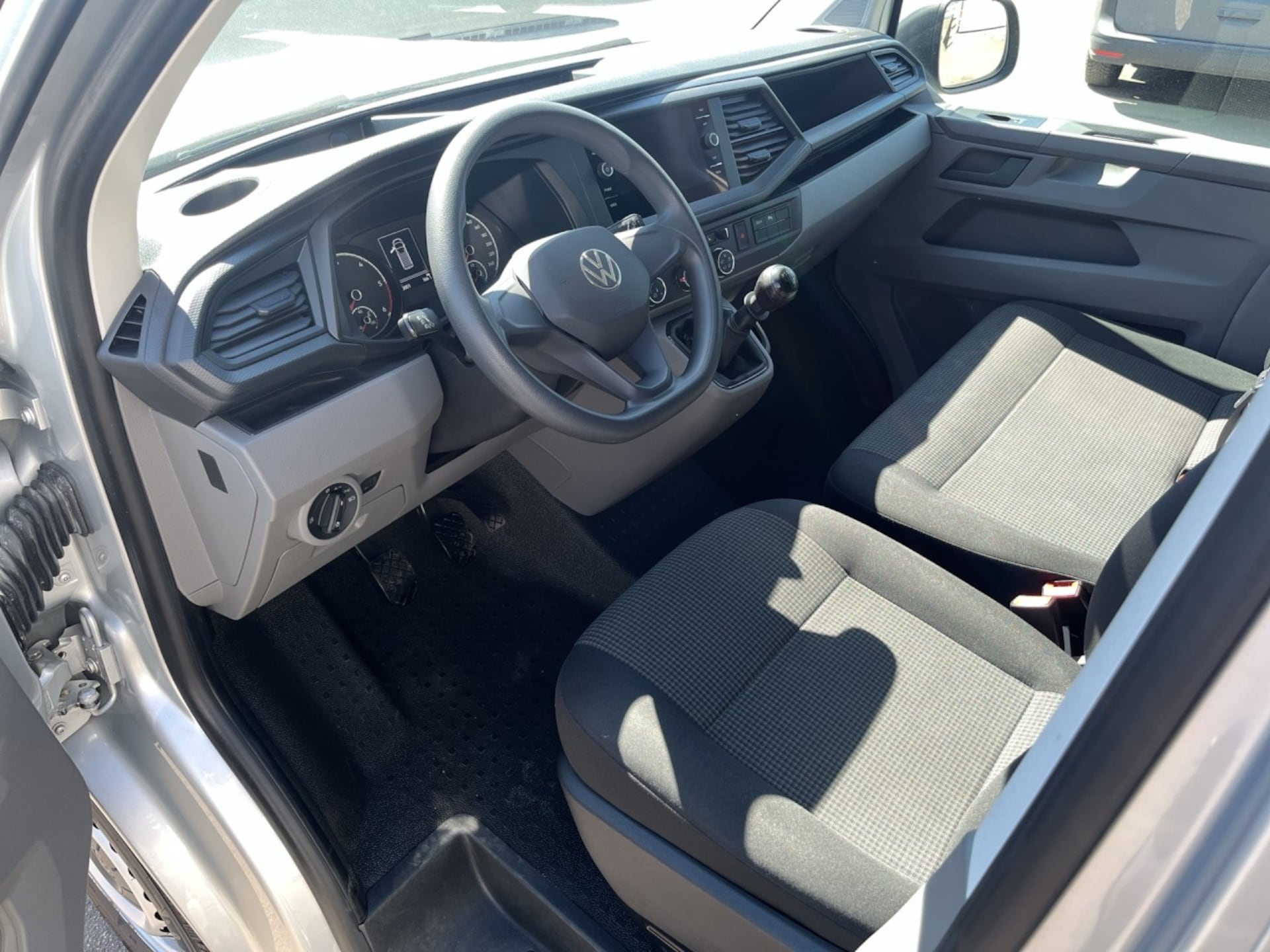 Volkswagen T6.1 Transporter Kasten langer Radstand