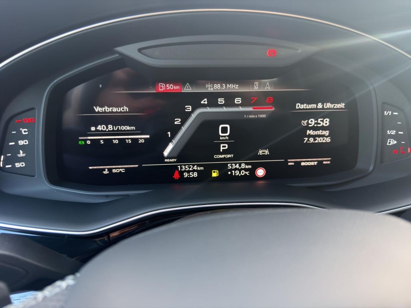 Bild über Audi SQ8 SUV TFSI quattro tiptronic - für weitere Informationen kontaktieren Sie den Audi Partner