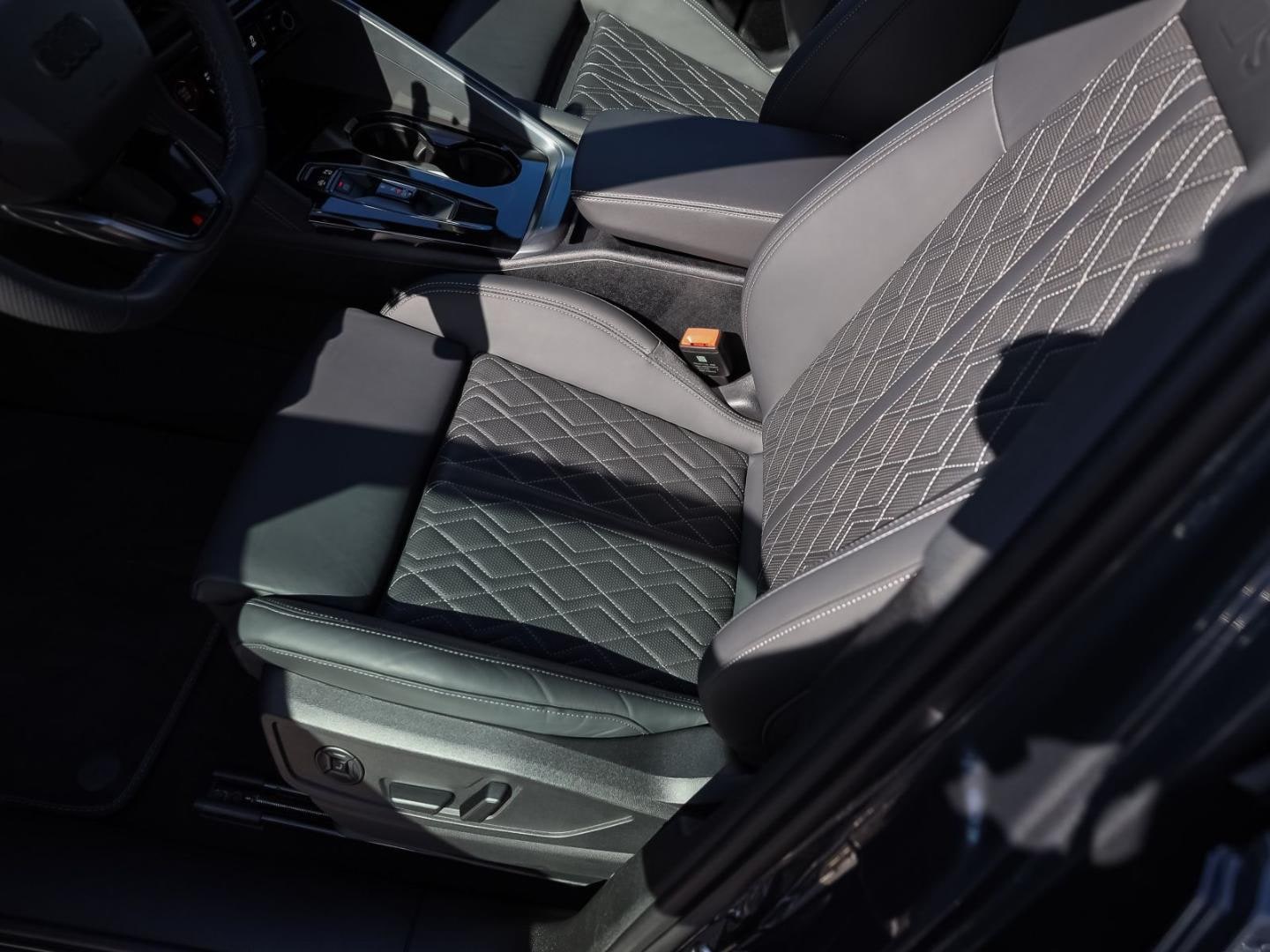 Bild über Audi Q5 SUV TFSI quattro 150 kW S tronic - für weitere Informationen kontaktieren Sie den Audi Partner