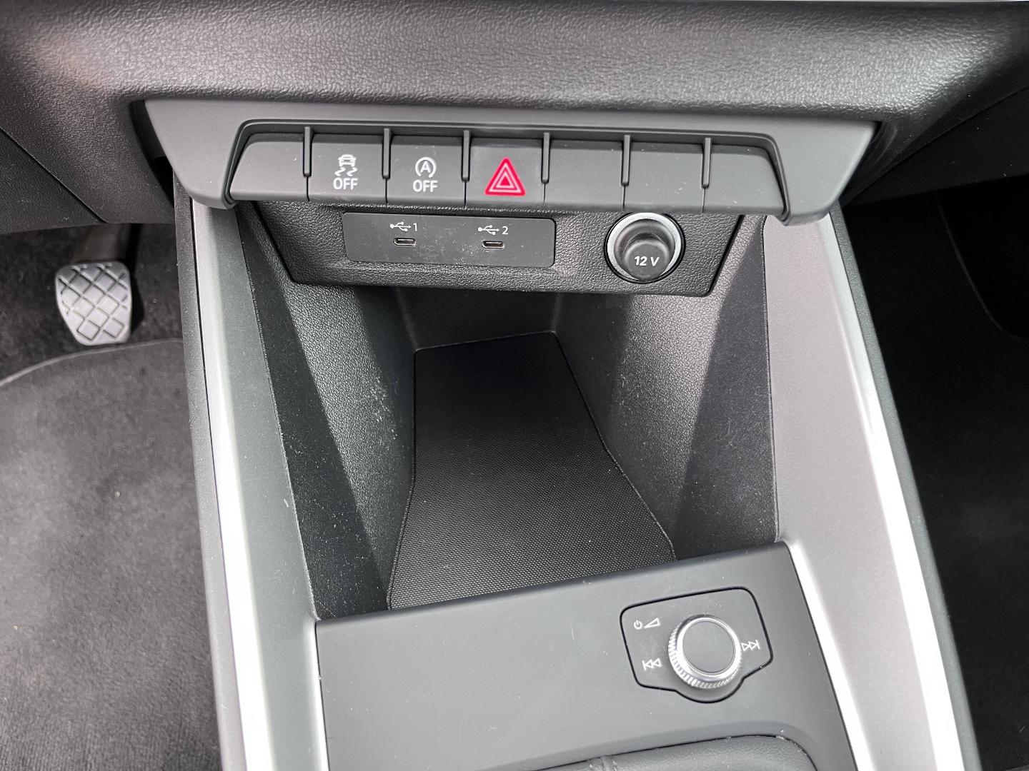 Image about Audi A1 Sportback Business Line 25 TFSI 70 kW (95 ch) 5 vitesses