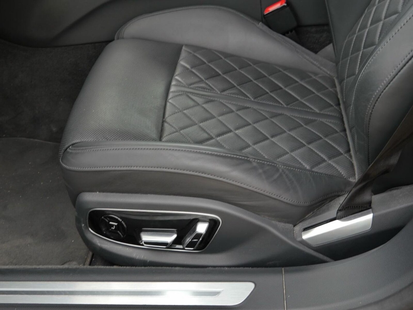 Audi A8 – Bild 22