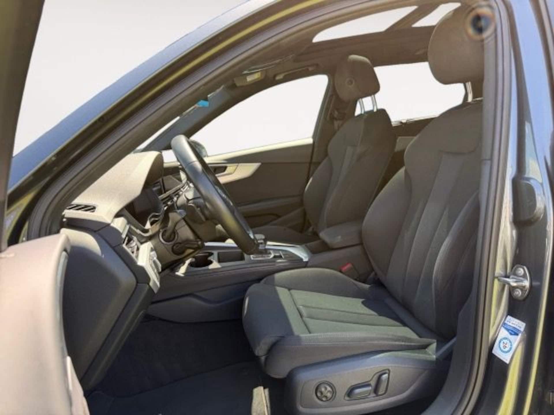 Audi A4 Avant S line