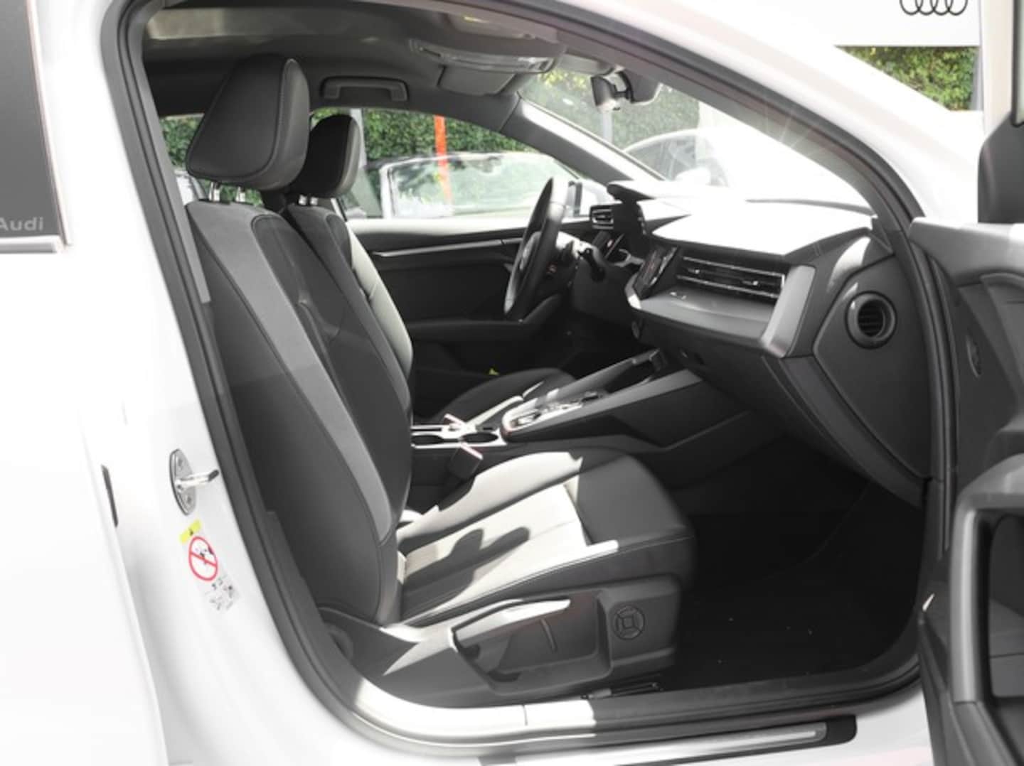 Bild über Audi A3 Sportback 35 TDI S tronic - für weitere Informationen kontaktieren Sie den Audi Partner