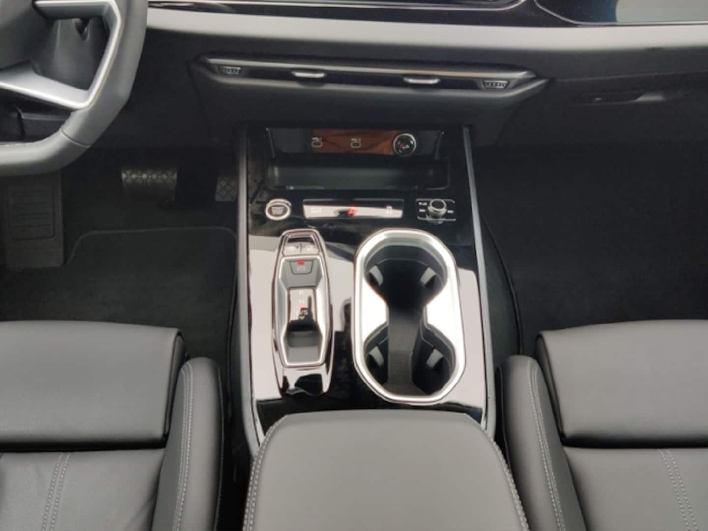 Bild über Audi A6 Avant TDI quattro 150 kW S tronic - für weitere Informationen kontaktieren Sie den Audi Partner