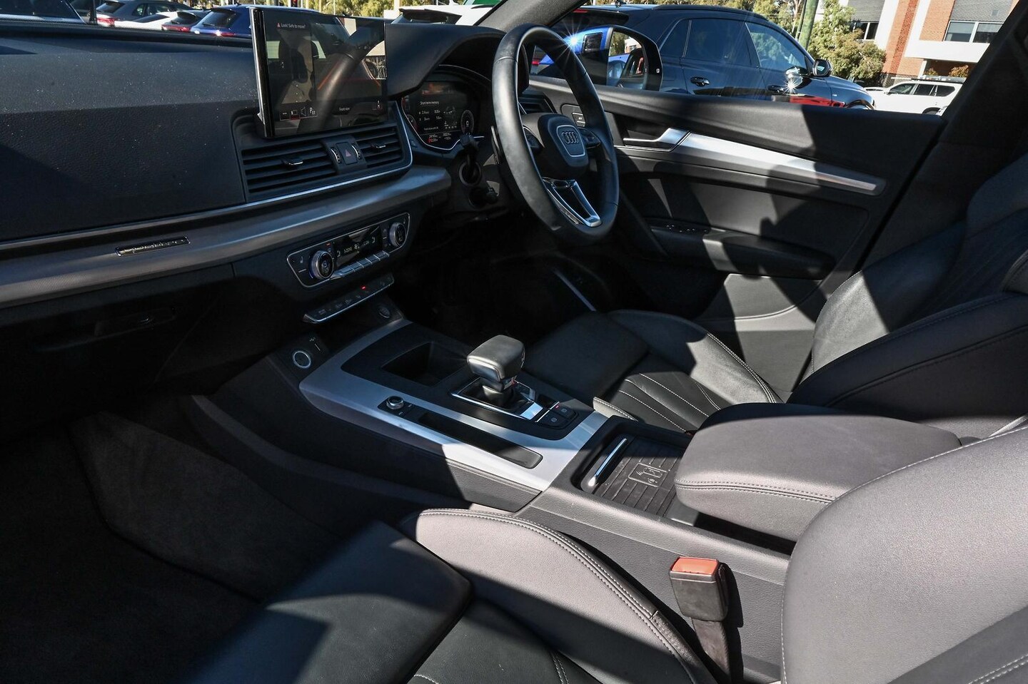 Image about Audi Q5 Sport 40 TDI quattro S tronic