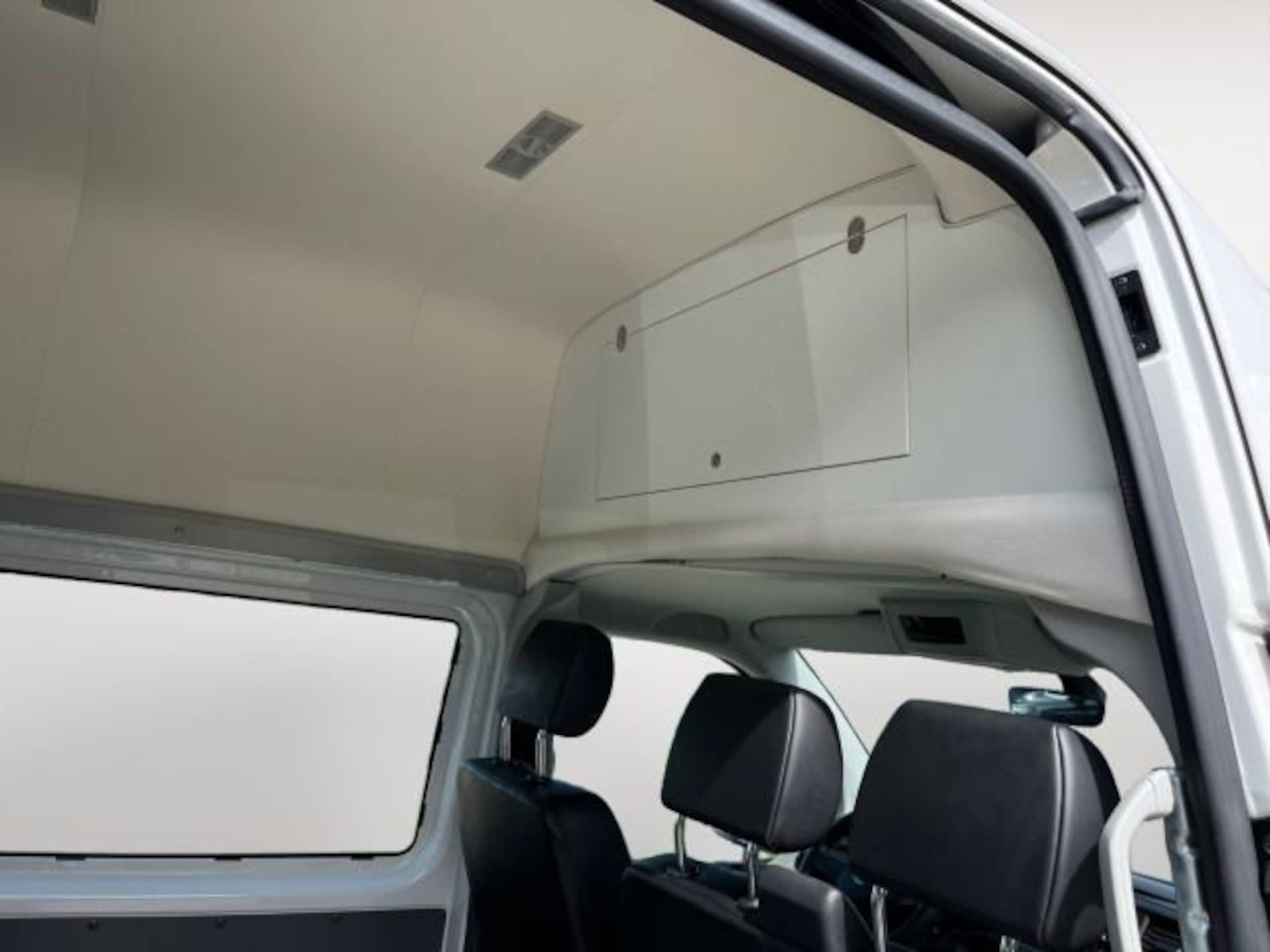 Volkswagen T6.1 Transporter Kombi langer Radstand