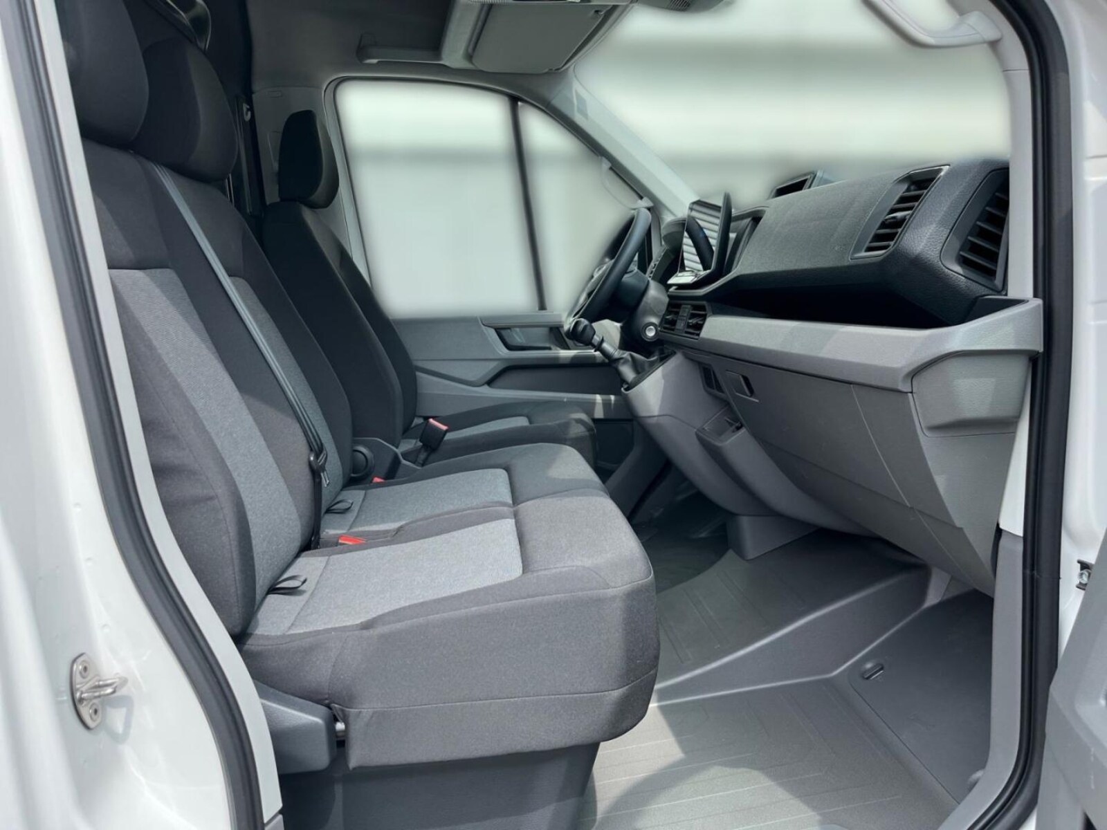 Volkswagen Crafter Kasten mittlerer Radstand – Bild 17