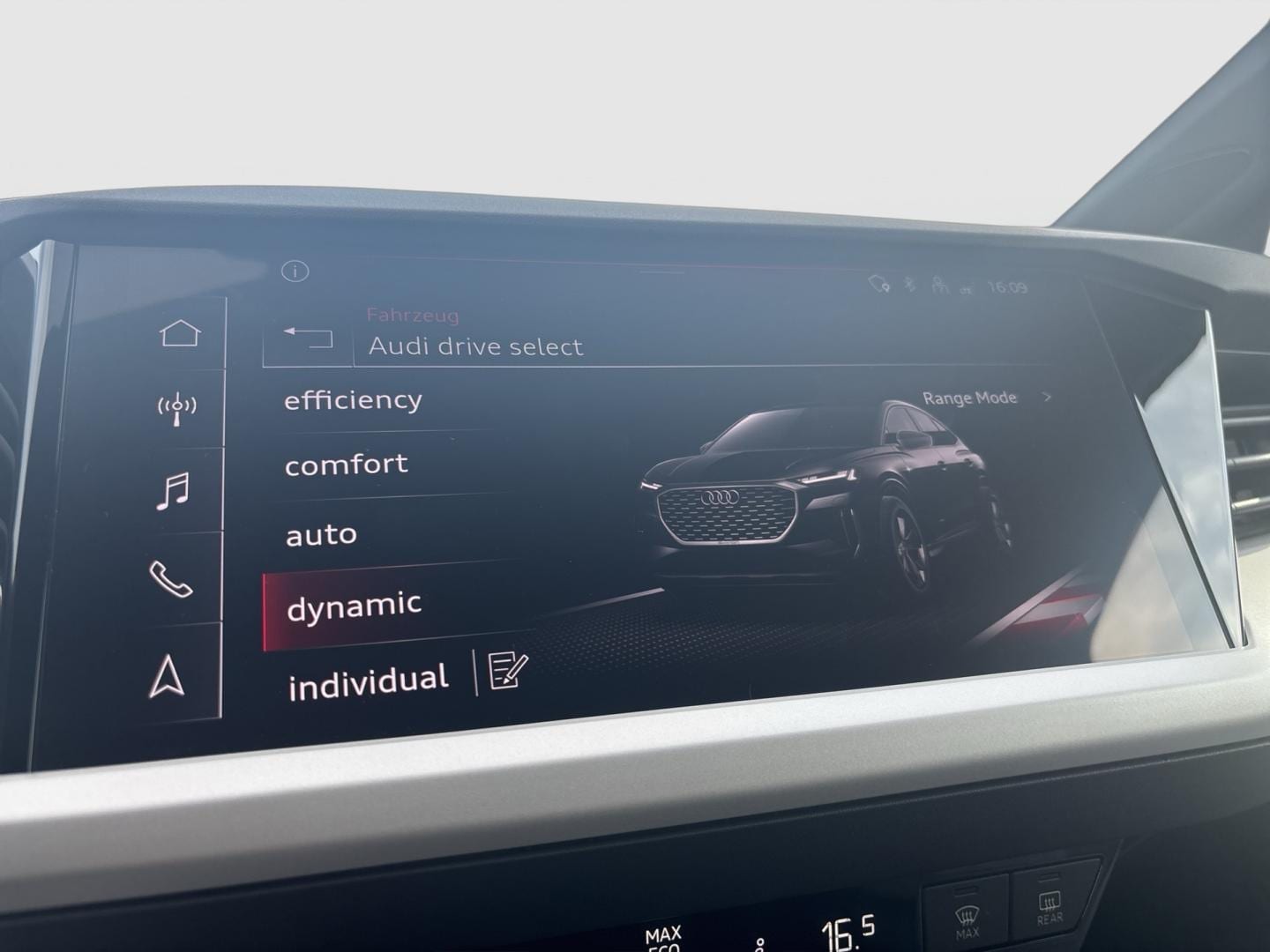 Bild über Audi Q4 Sportback e-tron 40 e-tron - für weitere Informationen kontaktieren Sie den Audi Partner