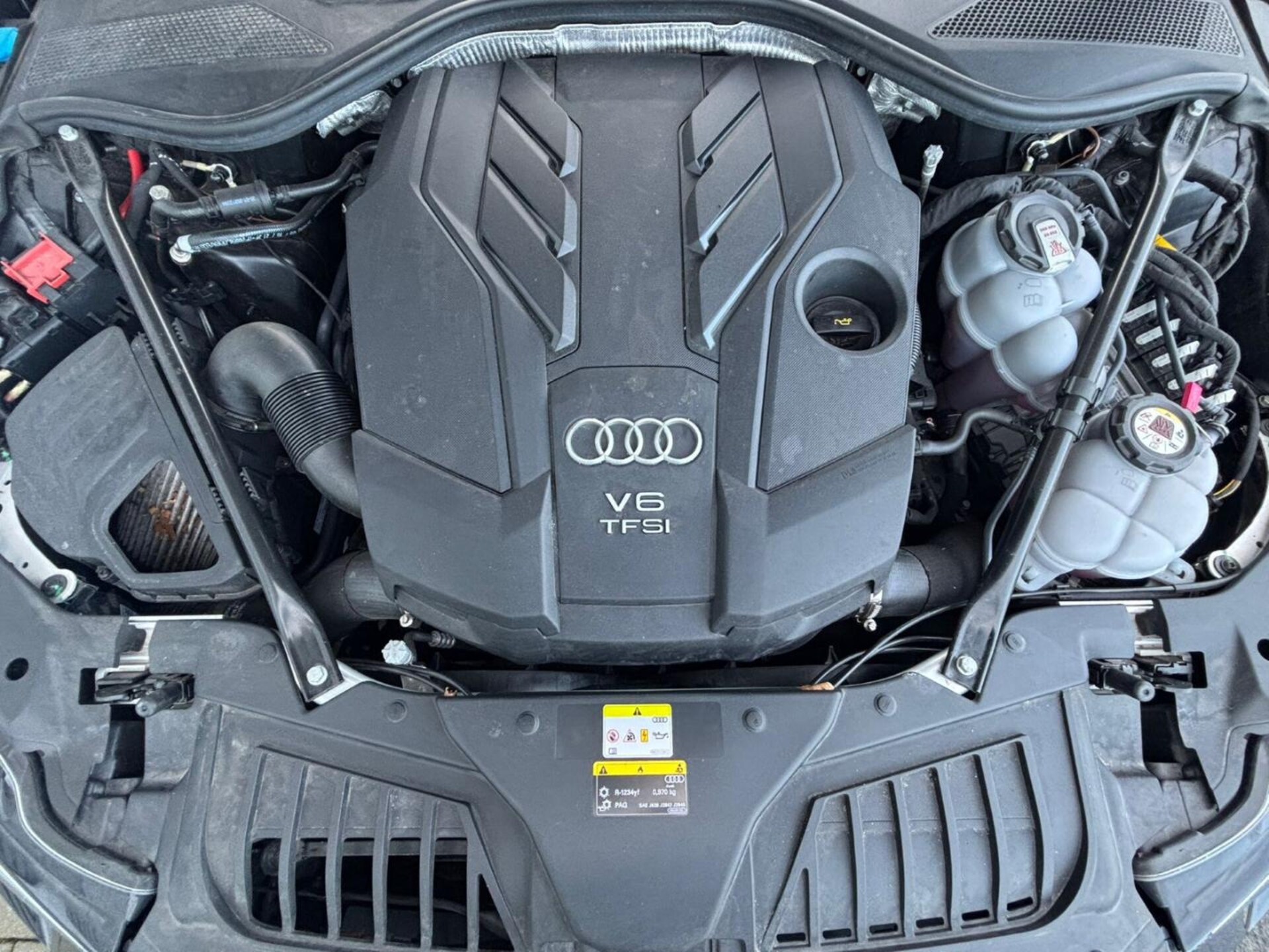 Audi A8 TFSI e