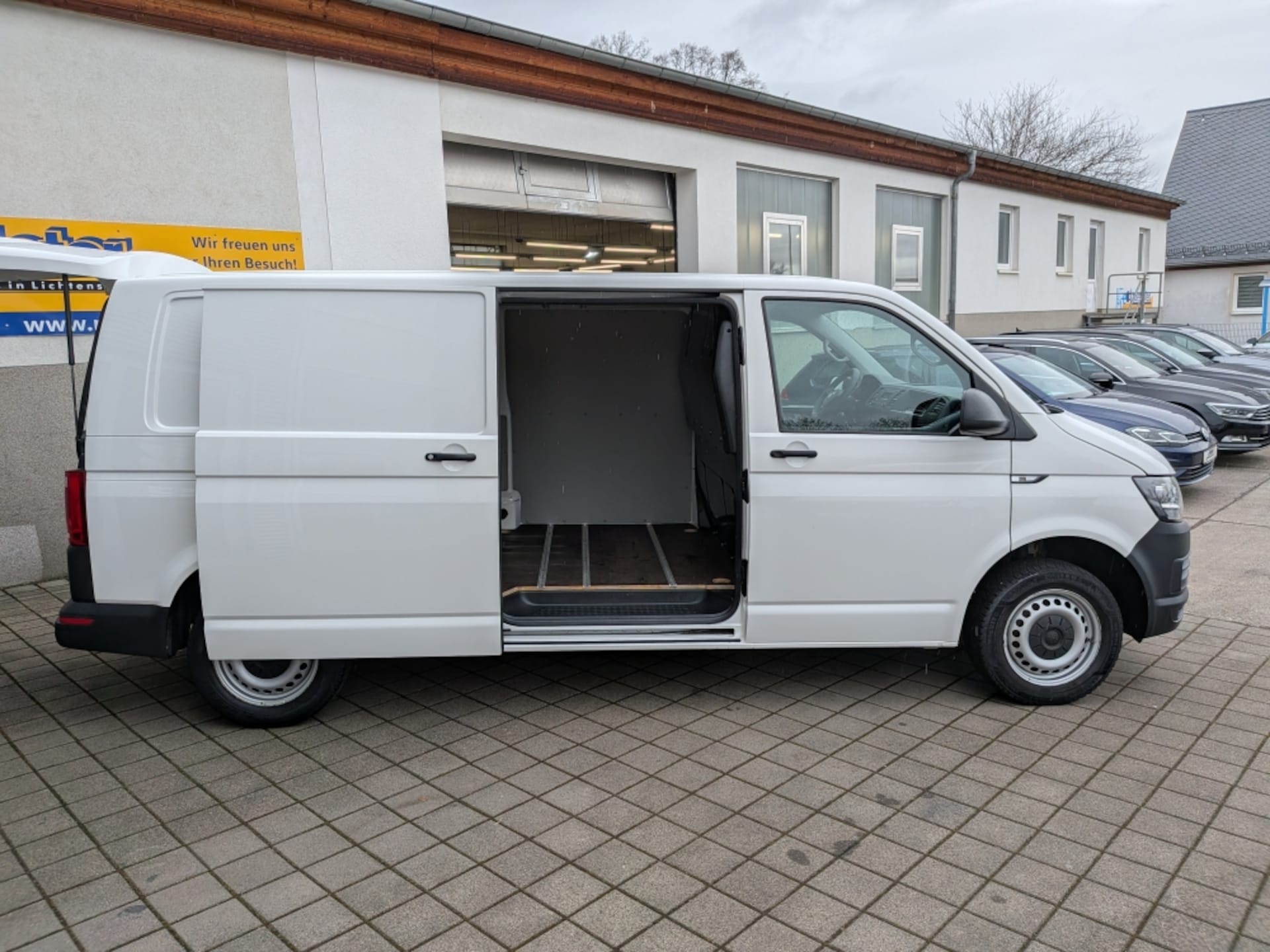 Volkswagen T6 Transporter Kasten langer Radstand