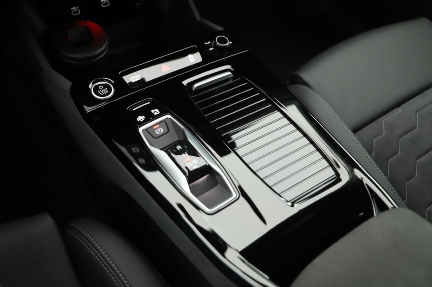Bild über Audi A6 Avant e-tron S line business e-tron performance 270 kW - für weitere Informationen kontaktieren Sie den Audi Partner