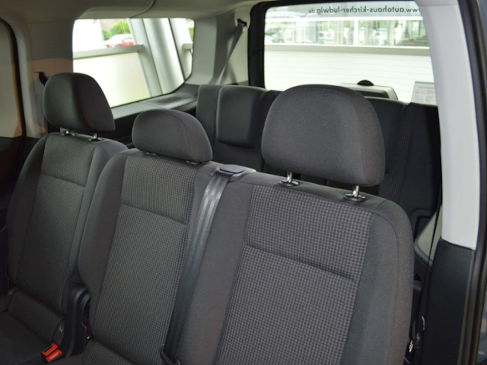 Volkswagen Caddy Maxi Basis-Modell