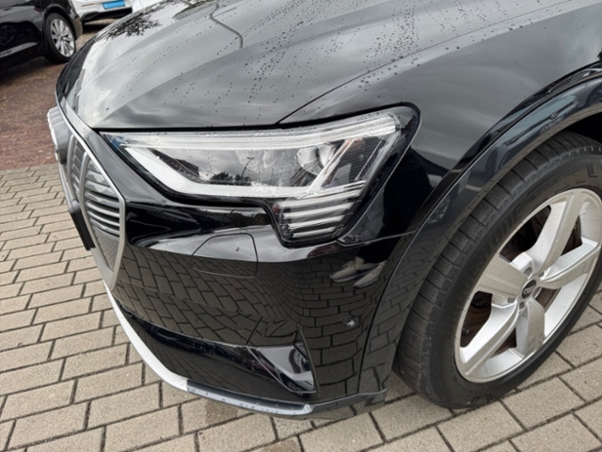 Audi e-tron advanced