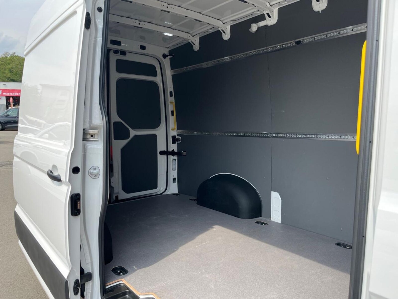 Volkswagen Crafter Kasten mittlerer Radstand – Bild 19