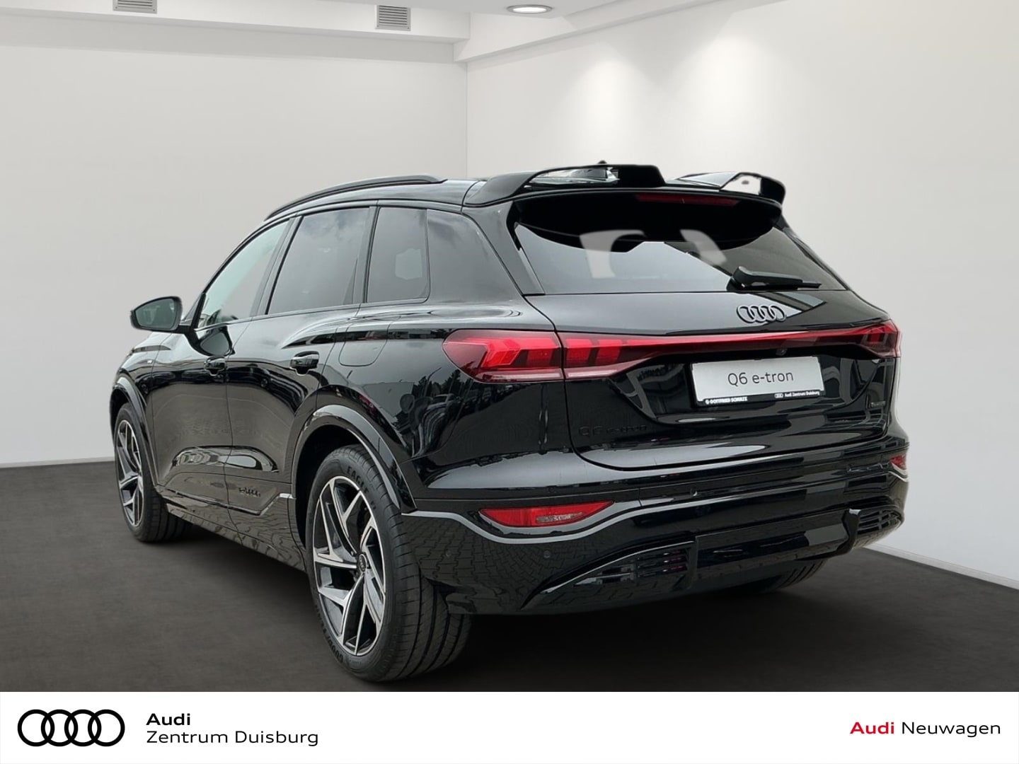Bild über Audi Q6 SUV e-tron S line business e-tron quattro 315 kW - für weitere Informationen kontaktieren Sie den Audi Partner