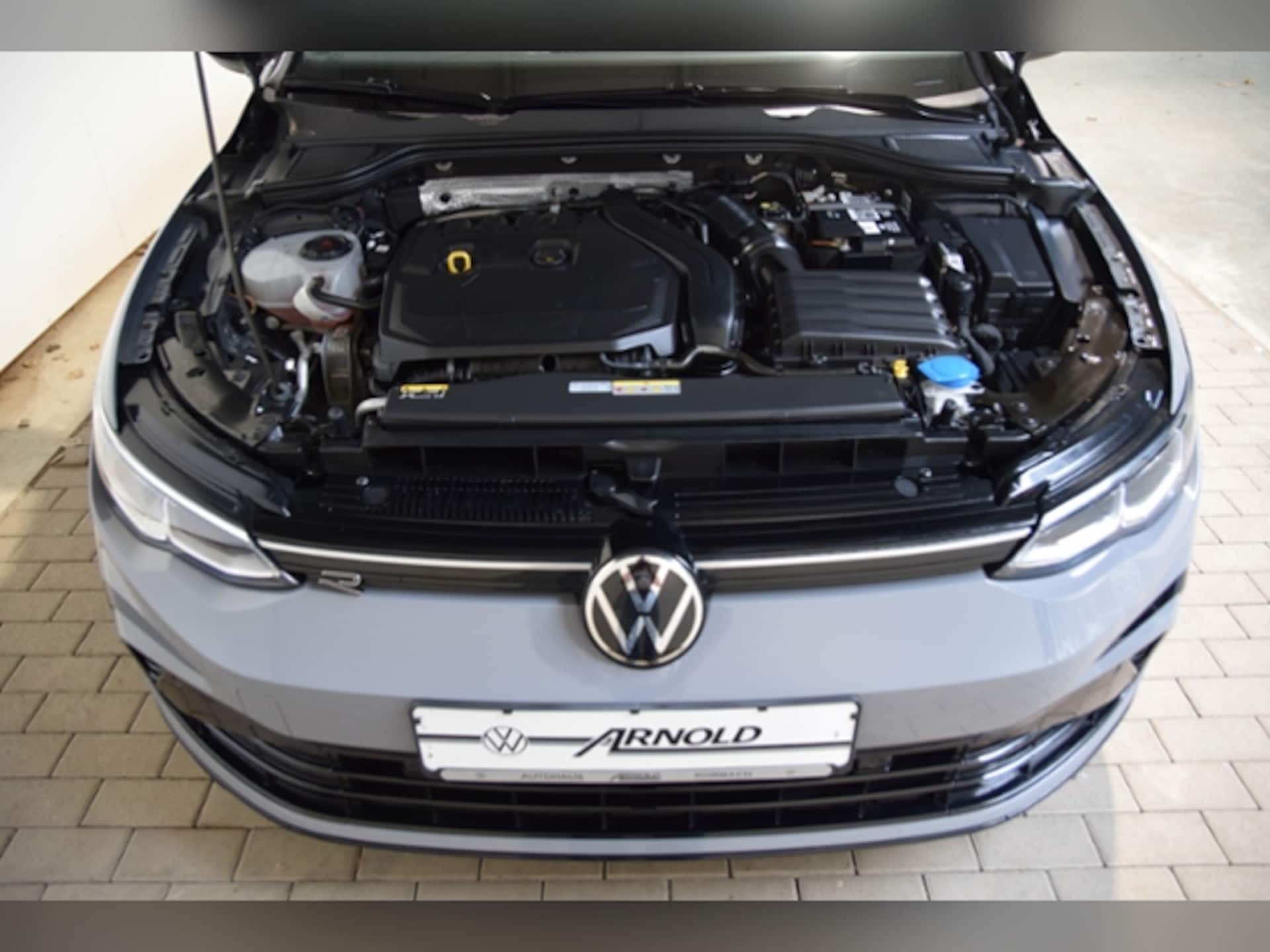 Volkswagen Golf R-Line