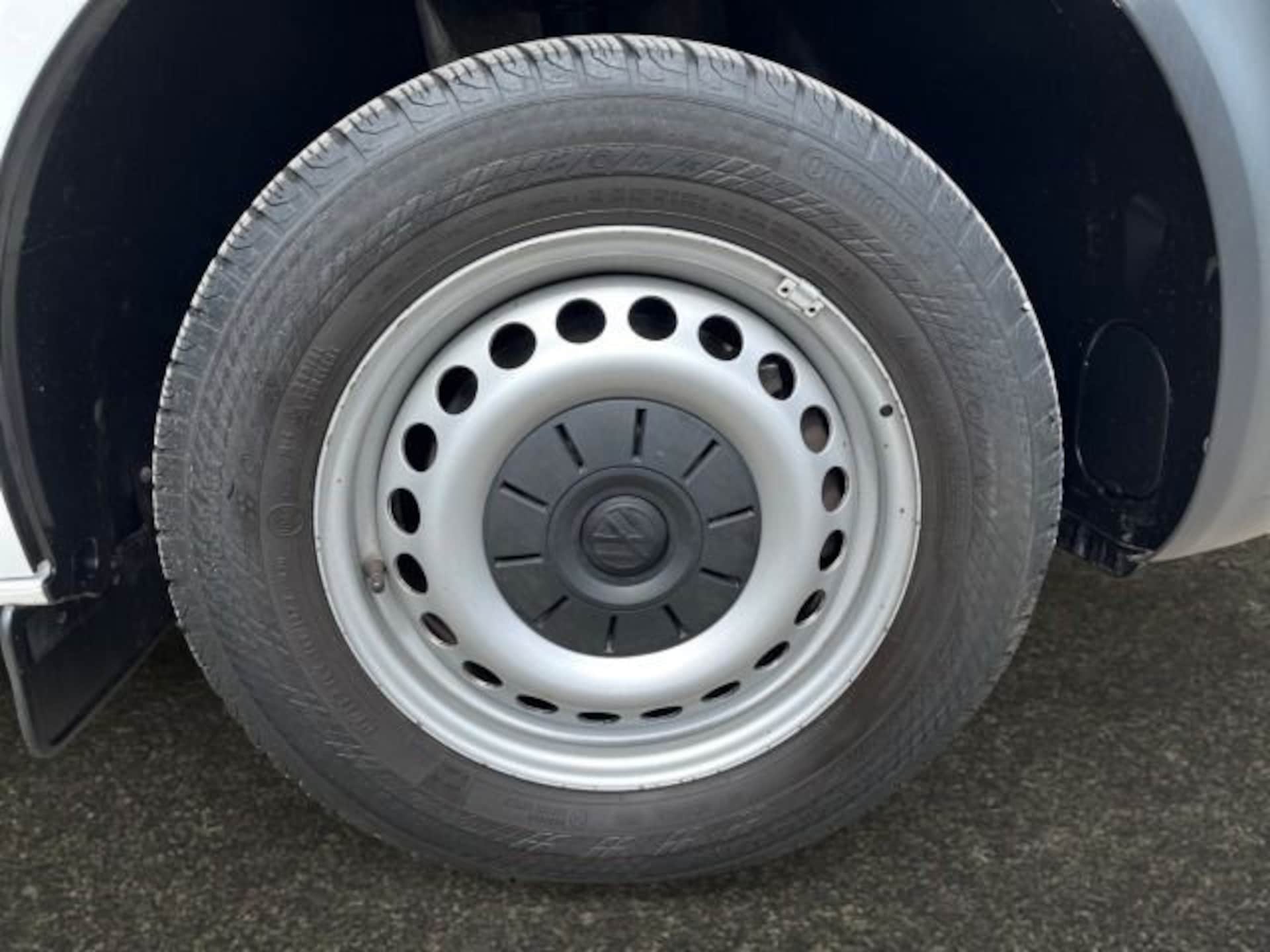 Volkswagen T6.1 Transporter Kombi langer Radstand