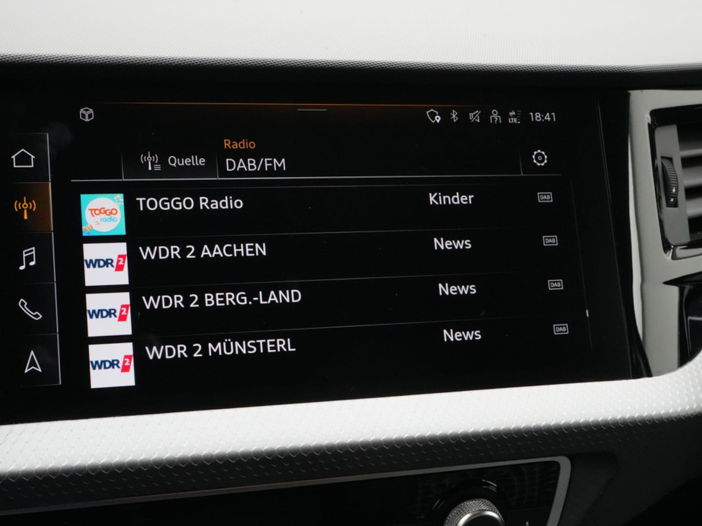 Bild über Audi A1 Sportback S line 35 TFSI S tronic - für weitere Informationen kontaktieren Sie den Audi Partner