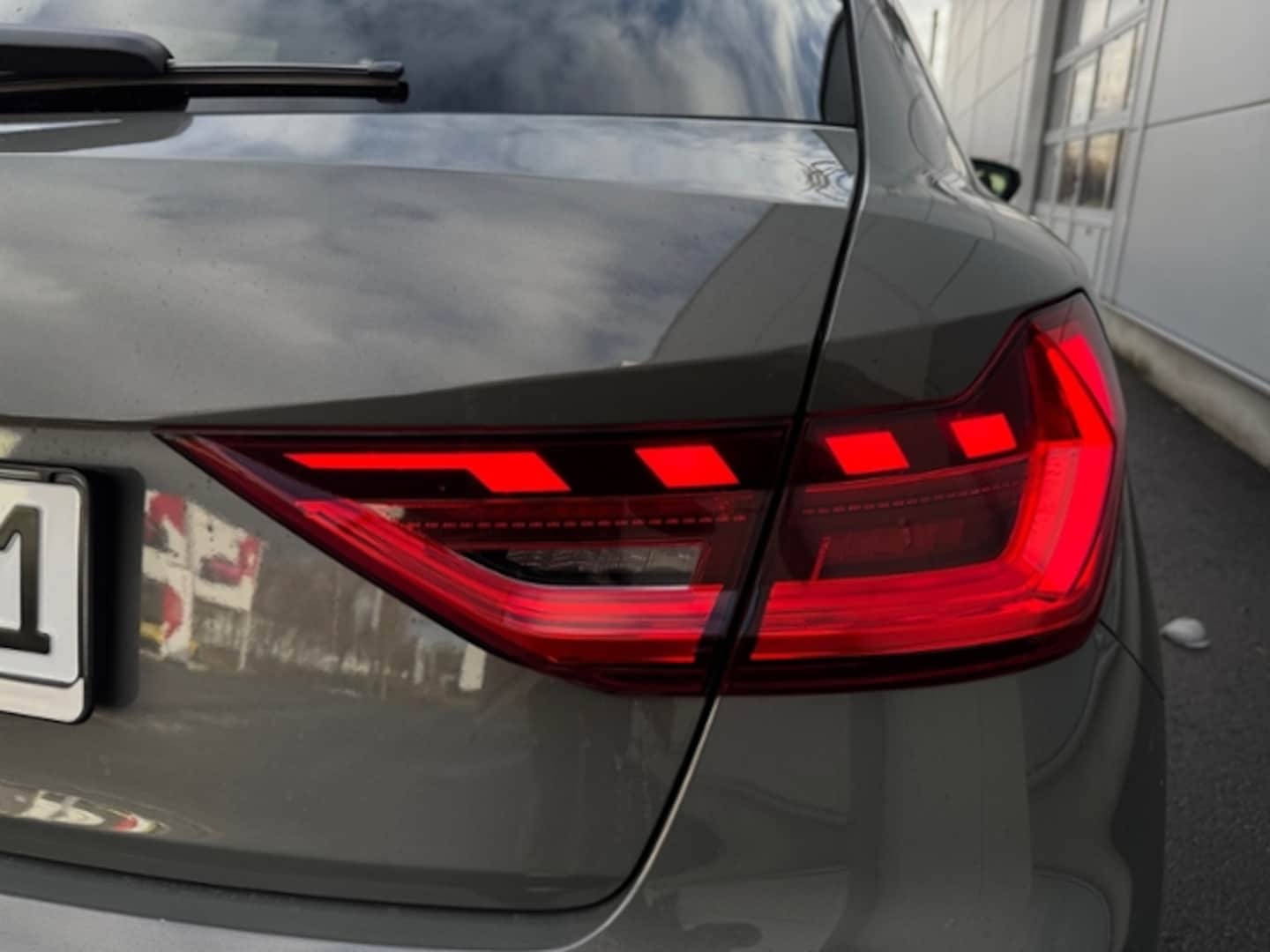 Bild über Audi A1 Sportback S line 30 TFSI S tronic - für weitere Informationen kontaktieren Sie den Audi Partner