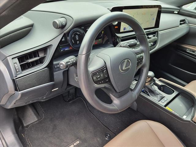 2025 Lexus ES 300h