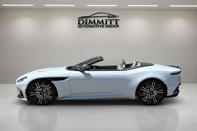 2023 Aston Martin DBS