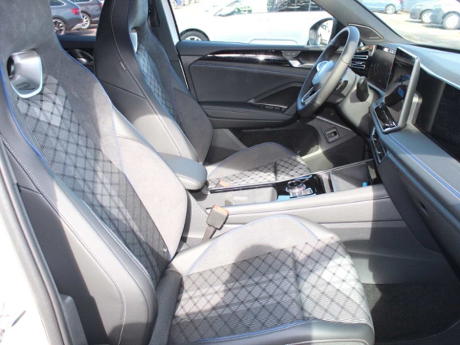Volkswagen Tiguan – Bild 8