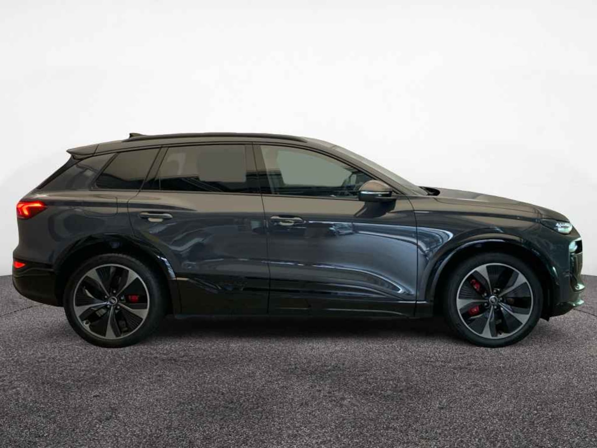 Audi SQ6 SUV e-tron