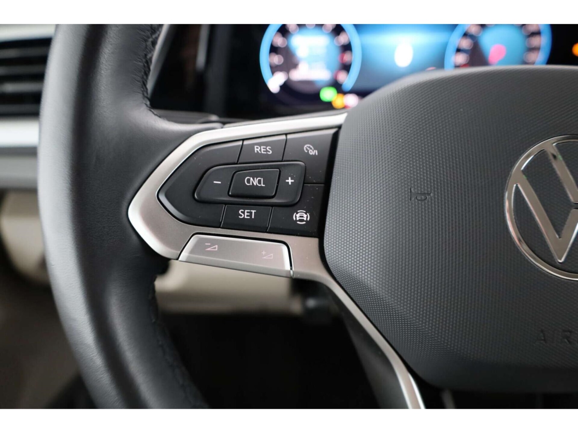Volkswagen Multivan Basis-Modell