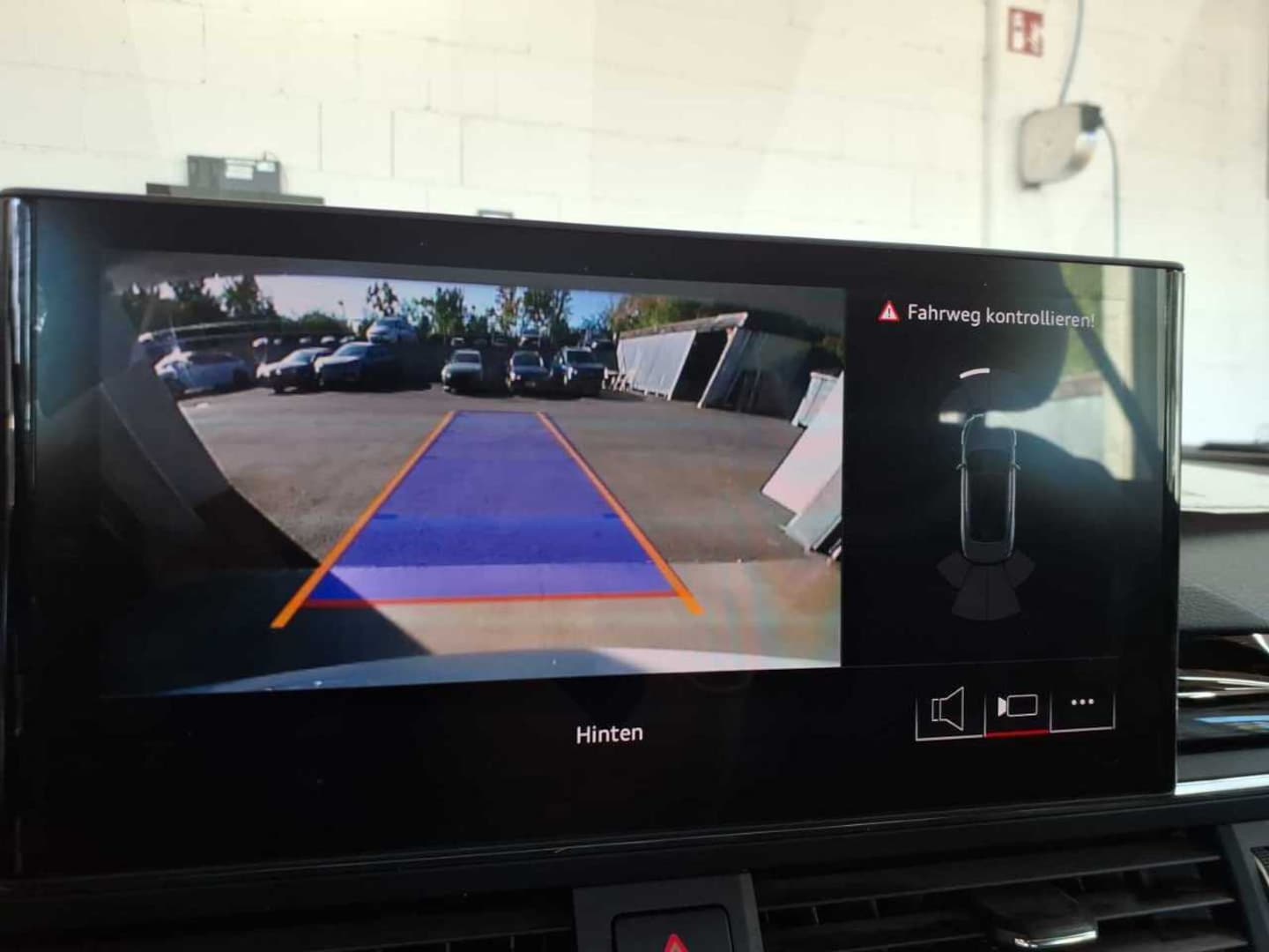 Bild über Audi A5 Cabriolet S line 35 TFSI S tronic - für weitere Informationen kontaktieren Sie den Audi Partner