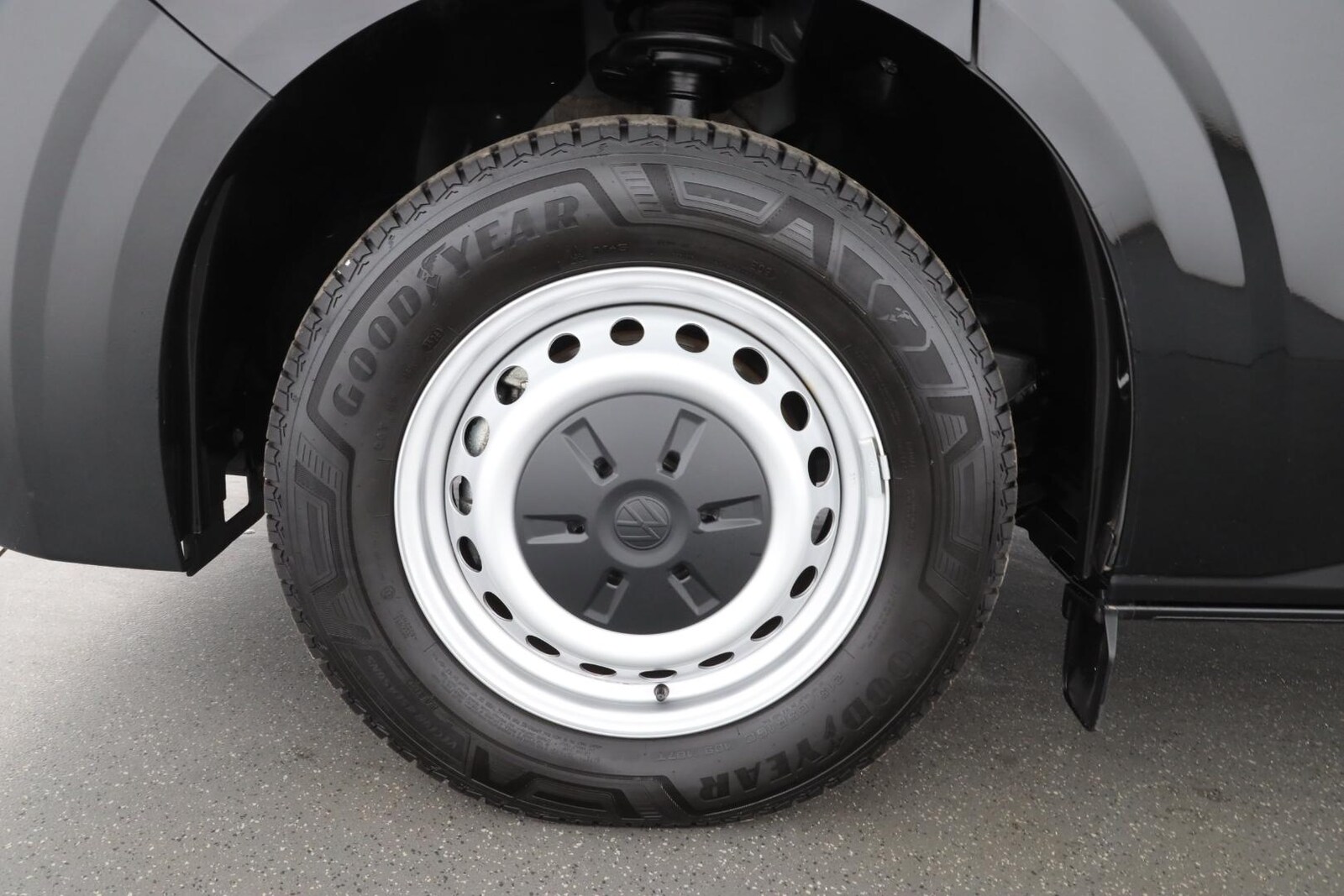 Volkswagen Transporter Kombi kurzer Radstand – Bild 8