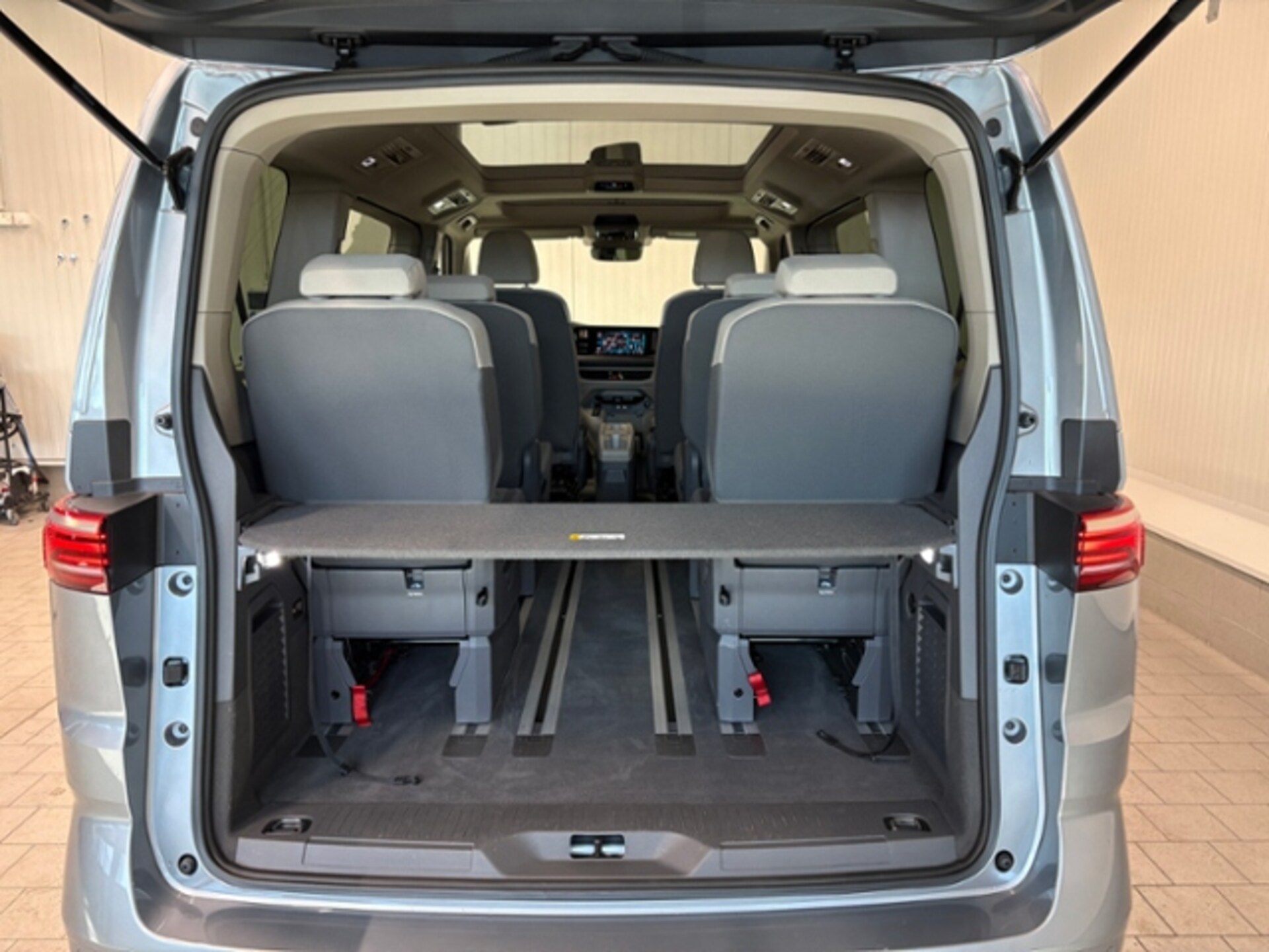 Volkswagen Multivan Basis-Modell