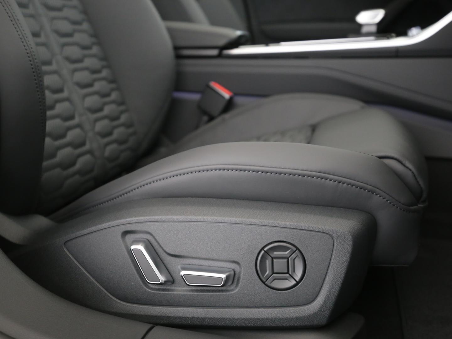 Image about Audi RS 6 Avant TFSI quattro tiptronic