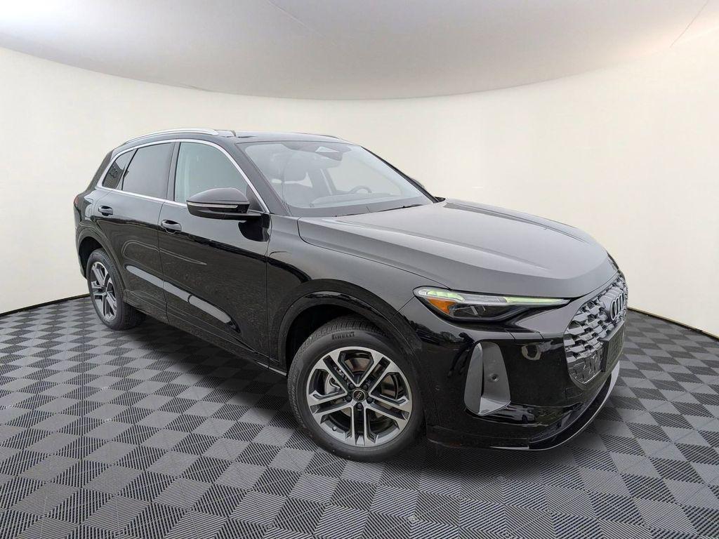 2025 Audi Q5 40 Premium Plus's photo