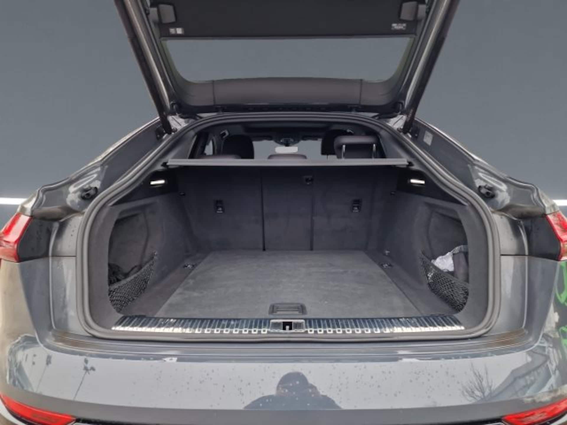 Audi Q8 Sportback e-tron S line