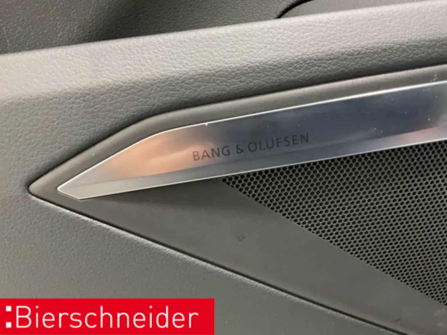 Bild über Audi SQ8 Sportback e-tron e-tron quattro - für weitere Informationen kontaktieren Sie den Audi Partner