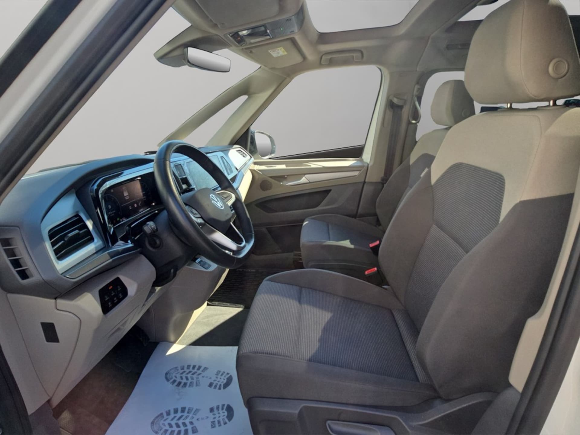 Volkswagen Multivan Langversion Basis-Modell