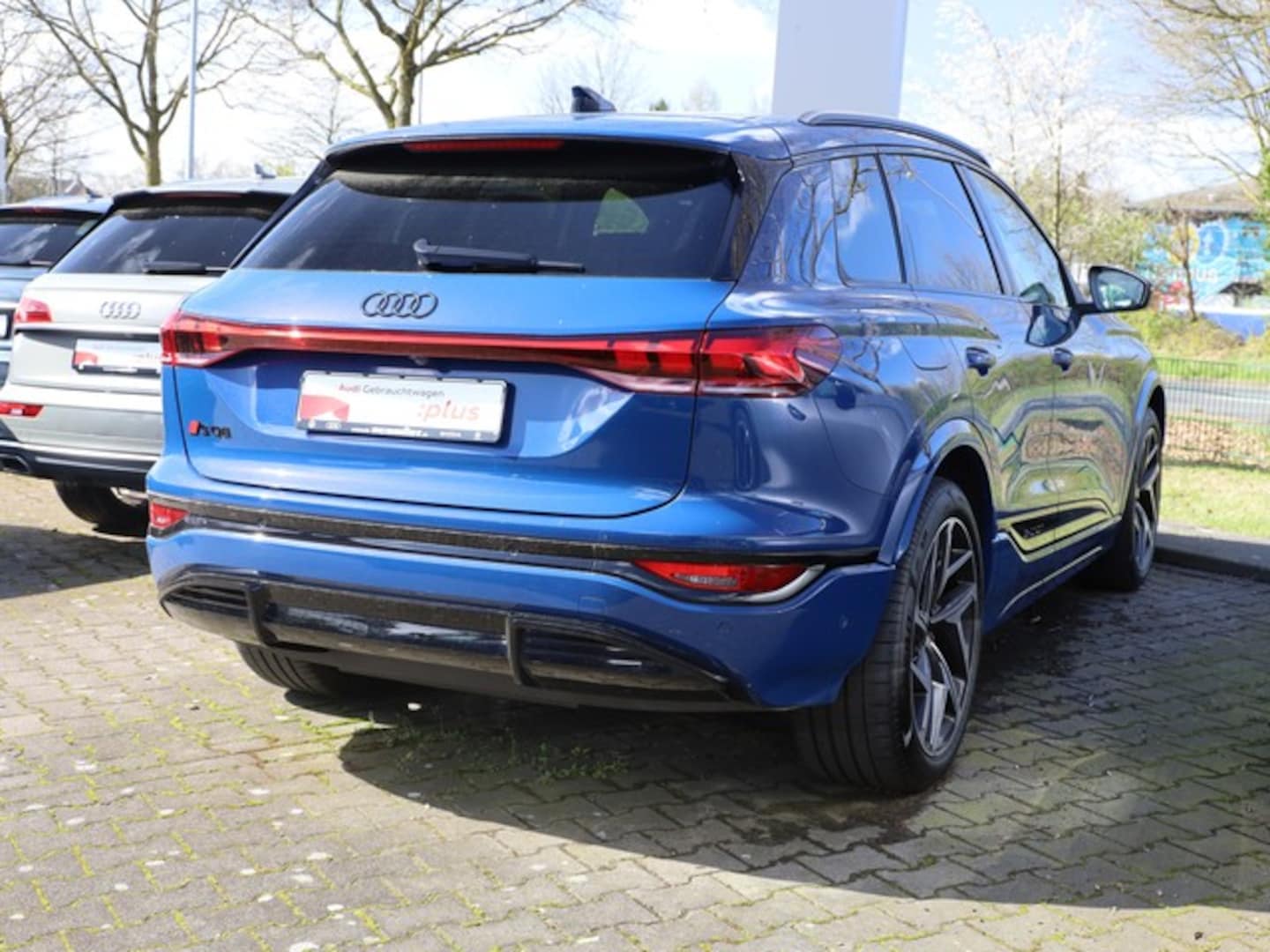 Bild über Audi SQ6 SUV e-tron e-tron quattro - für weitere Informationen kontaktieren Sie den Audi Partner