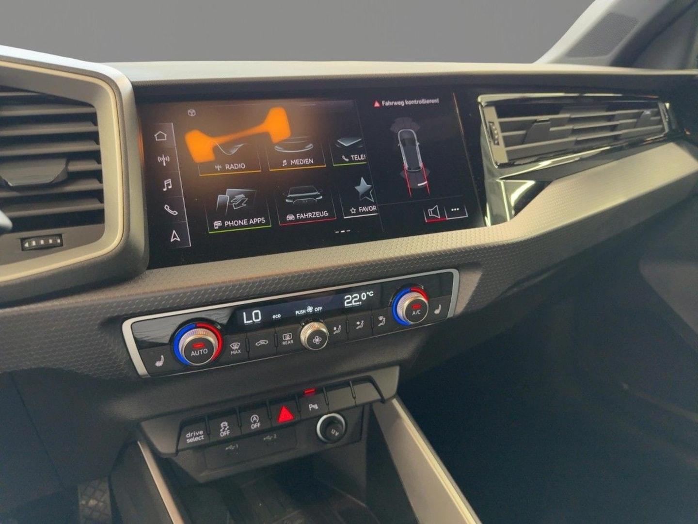 Bild über Audi A1 Sportback S line 30 TFSI S tronic - für weitere Informationen kontaktieren Sie den Audi Partner