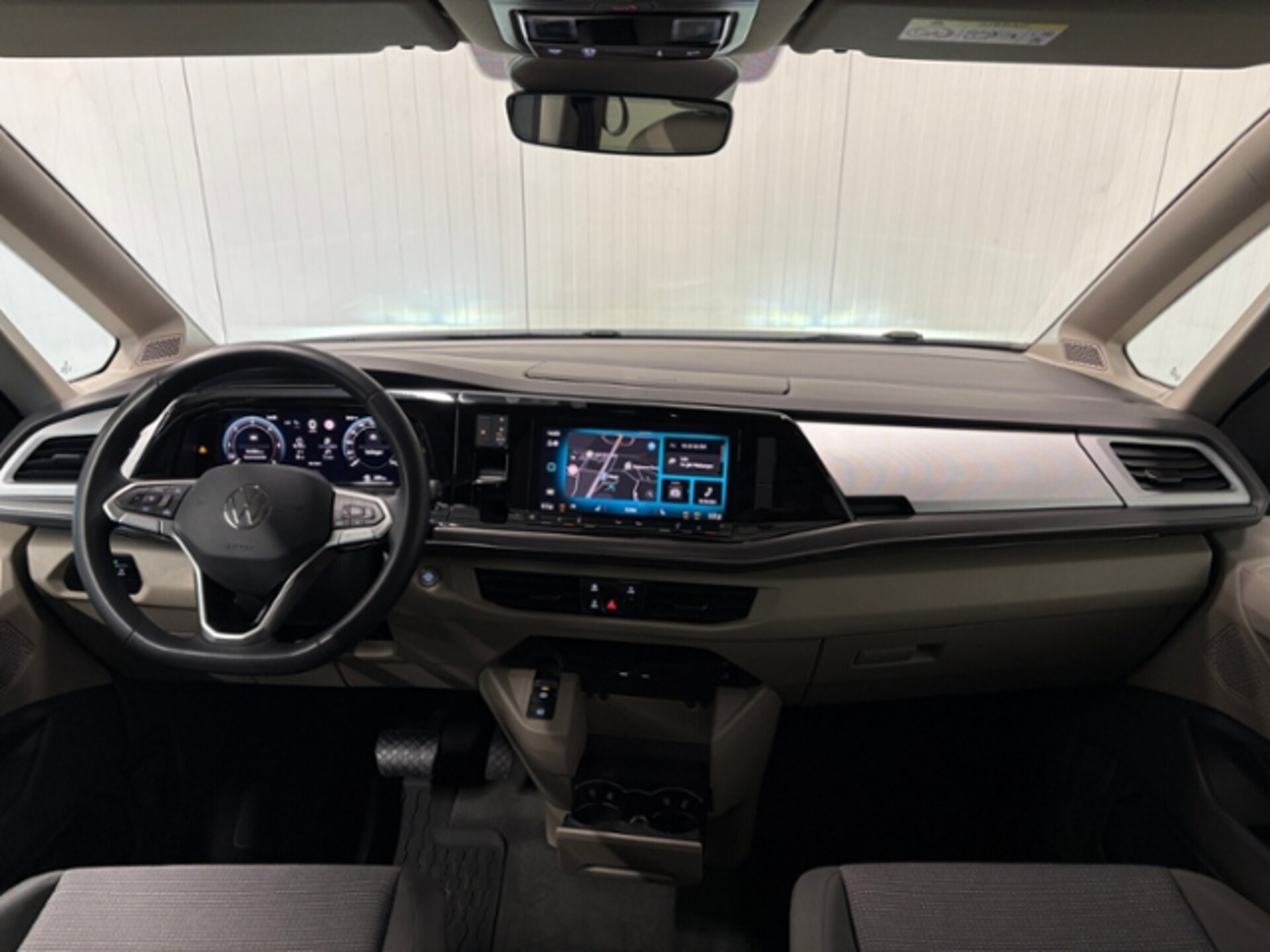 Volkswagen Multivan Basis-Modell