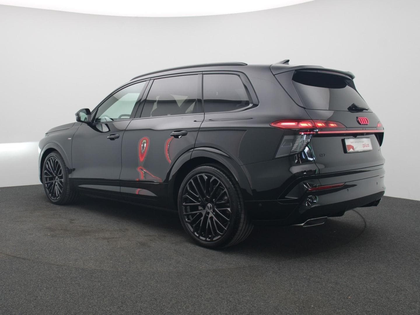 Bild über Audi Q7 SUV TDI quattro 220 kW tiptronic - für weitere Informationen kontaktieren Sie den Audi Partner