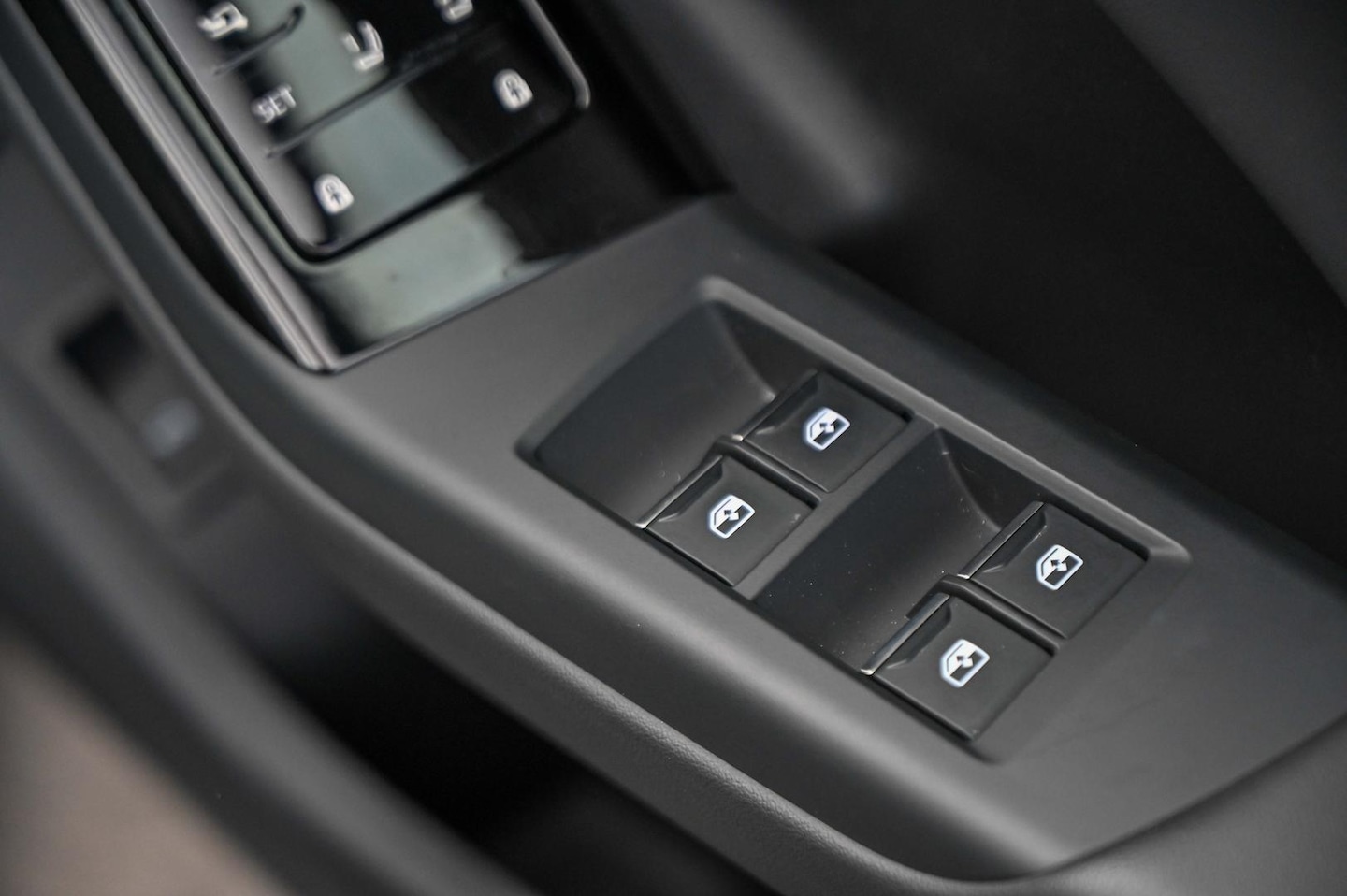 Image about Audi Q6 SUV e-tron e-tron quattro
