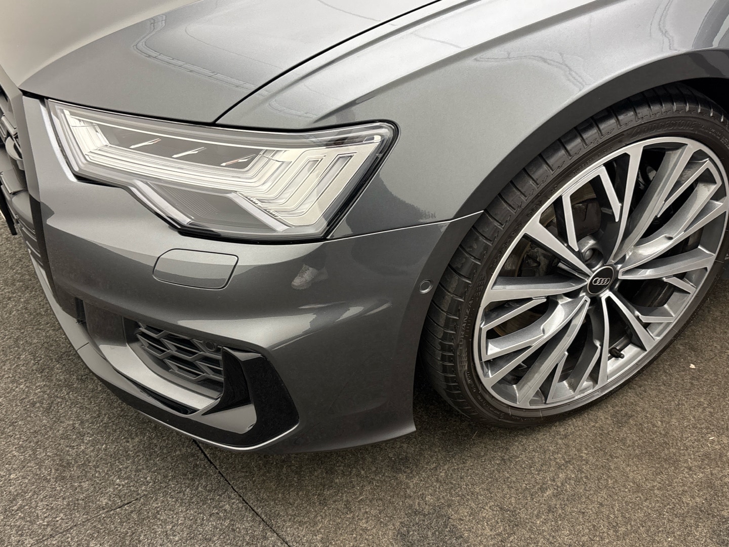 Bild über Audi S6 Avant TDI quattro tiptronic - für weitere Informationen kontaktieren Sie den Audi Partner