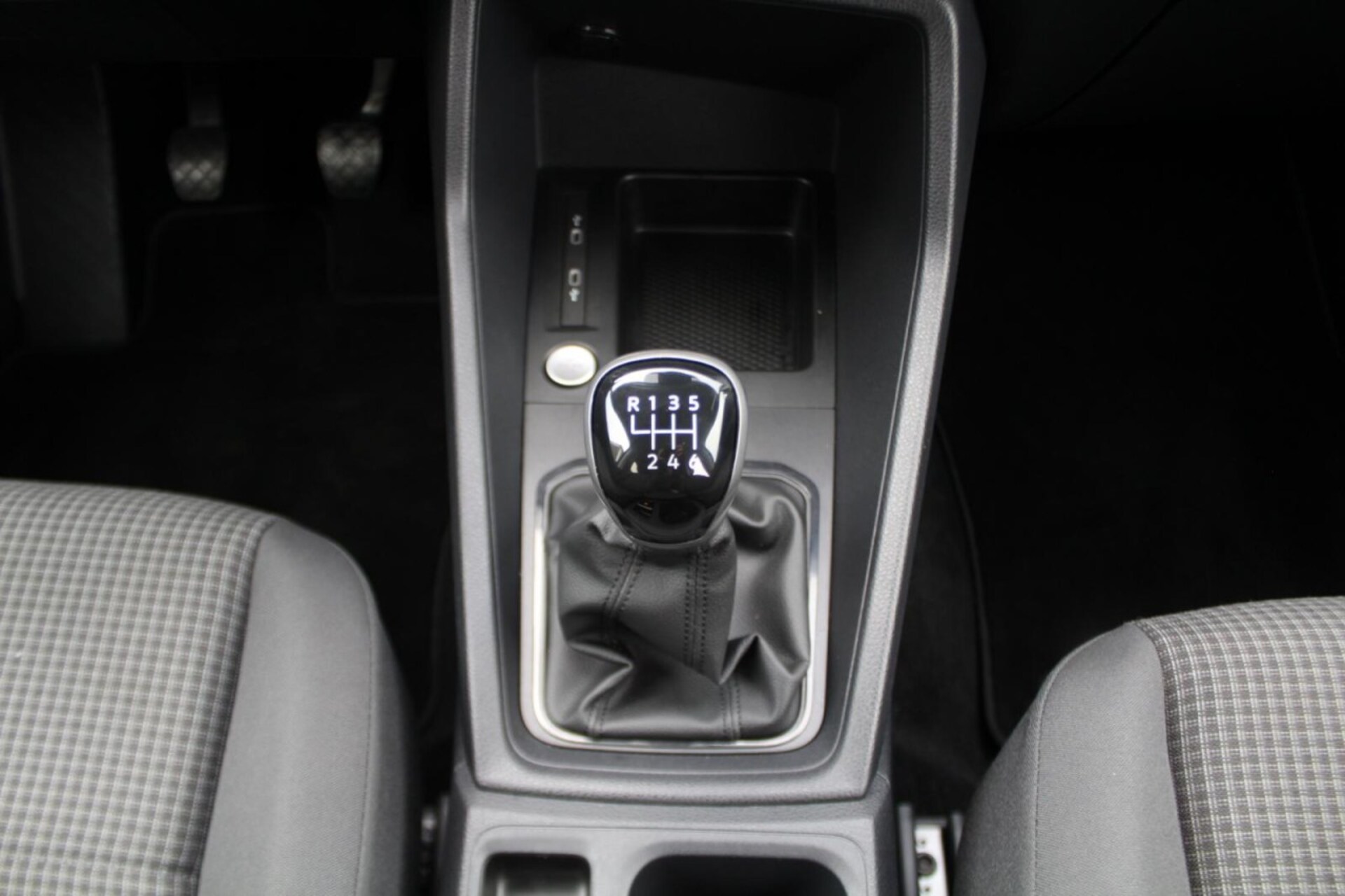 Volkswagen Caddy Basis-Modell