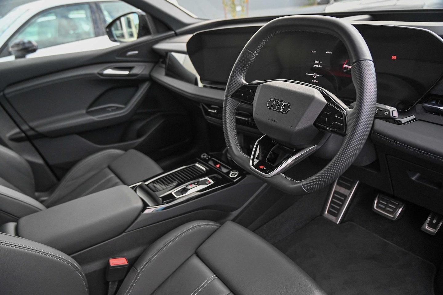 Image about Audi Q6 SUV e-tron e-tron quattro