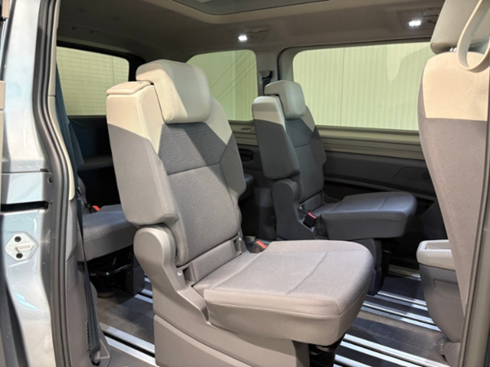 Volkswagen Multivan Basis-Modell