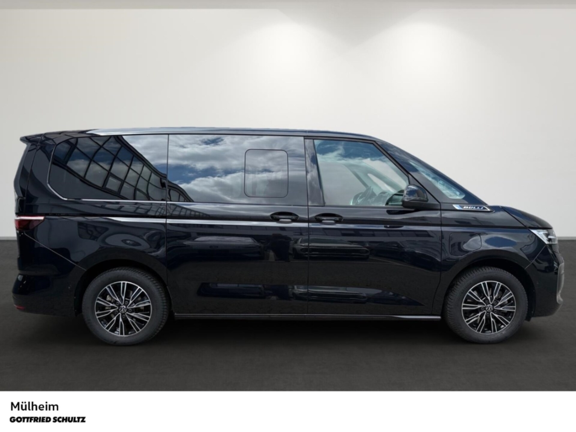 Volkswagen Multivan Langversion Basis-Modell