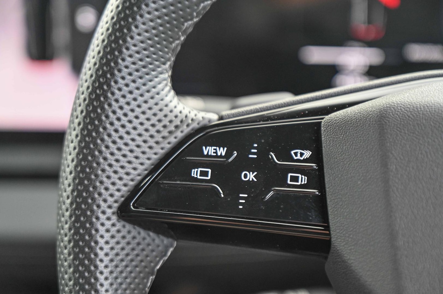 Image about Audi Q6 SUV e-tron e-tron quattro
