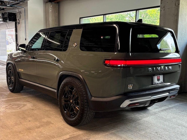 2023 Rivian R1S