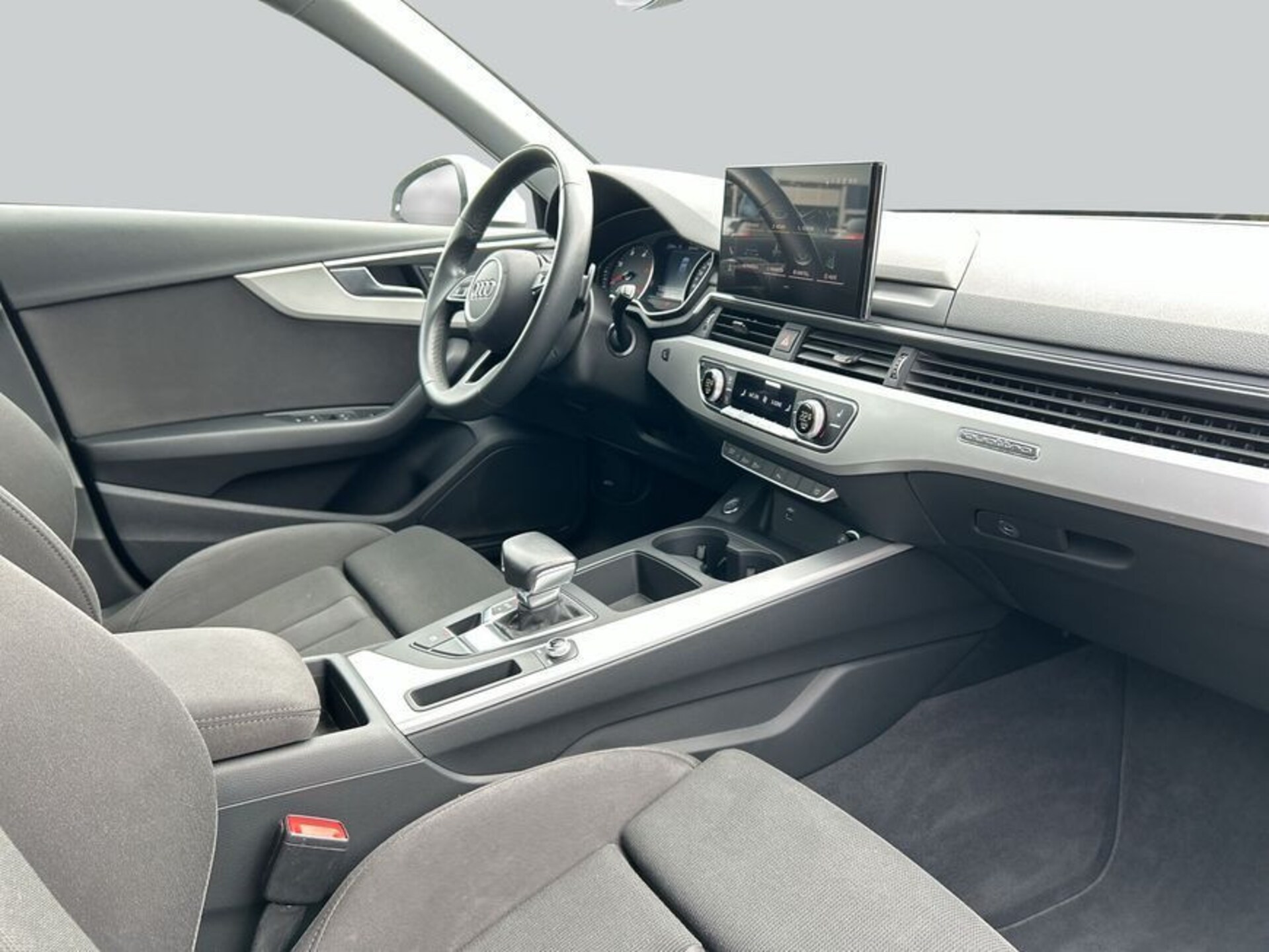 Audi A4 Avant S line