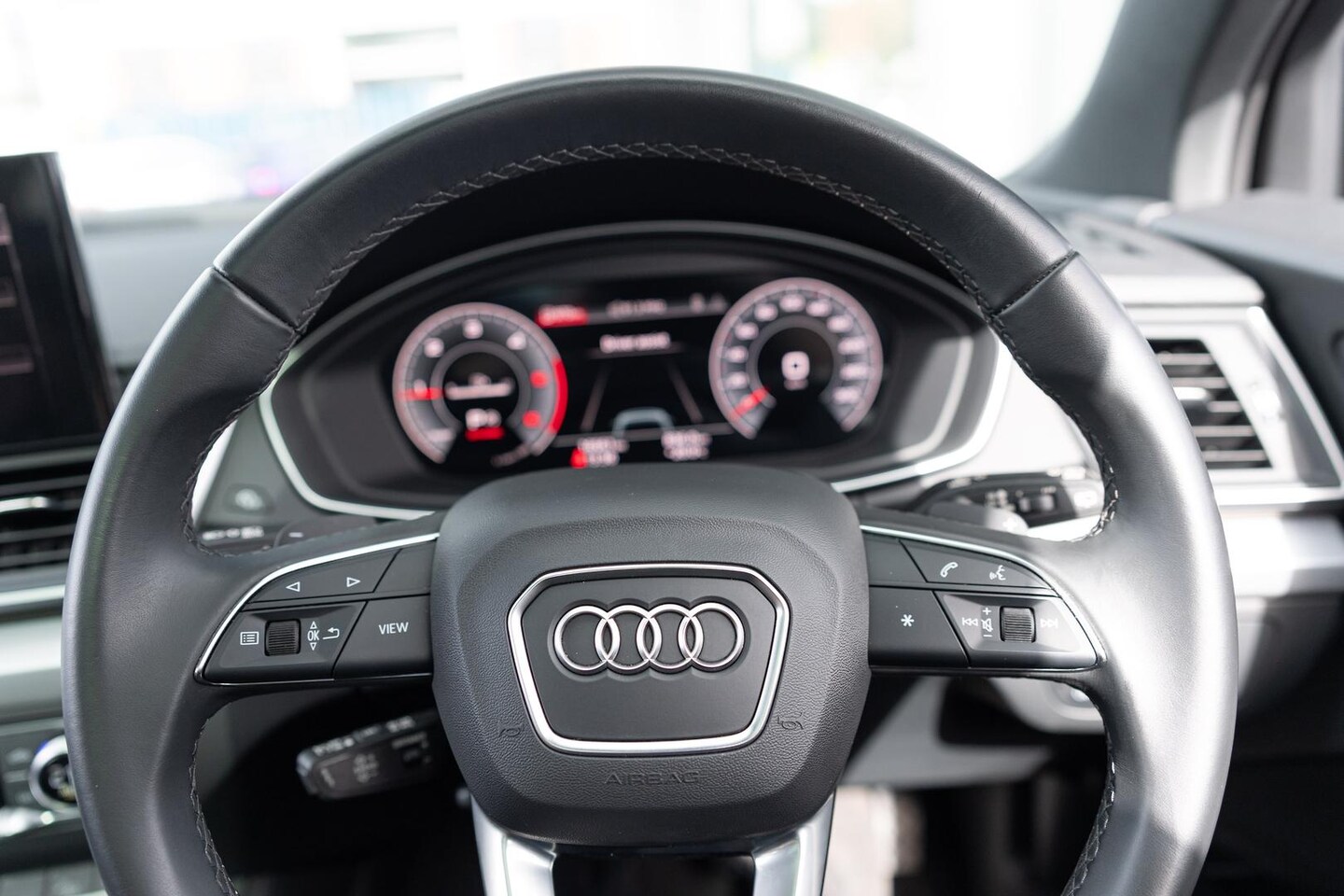 Image about Audi Q5 Sport 40 TDI quattro S tronic